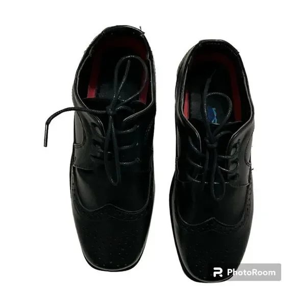 Josmo classic dress wing tip Oxford shoes. NWOT