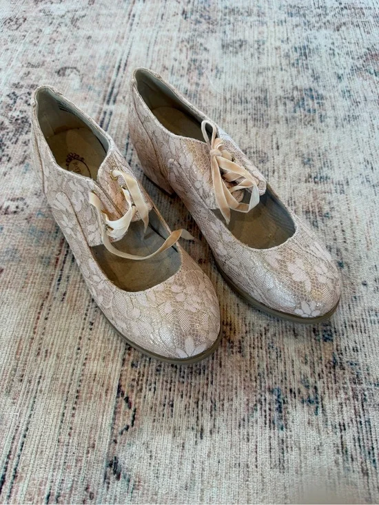 Joyfolie Lace Mary Jane Heels in Blush Pink