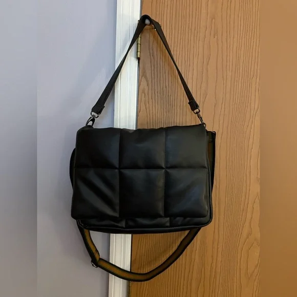 Elegant Black Quilted Messenger Bag