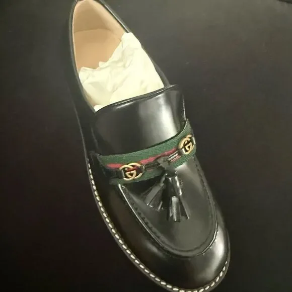 Brand new Gucci Black leather  Loafers with Tassel Detail size 32 us size 1