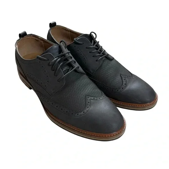 R2 Men’s Stanley Wing Tip Style Dress Shoe