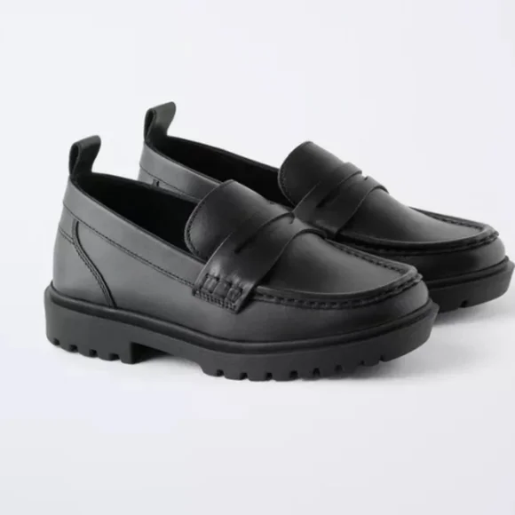 Zara Girls Classic Black Leather School Loafers Sz-34/2.5