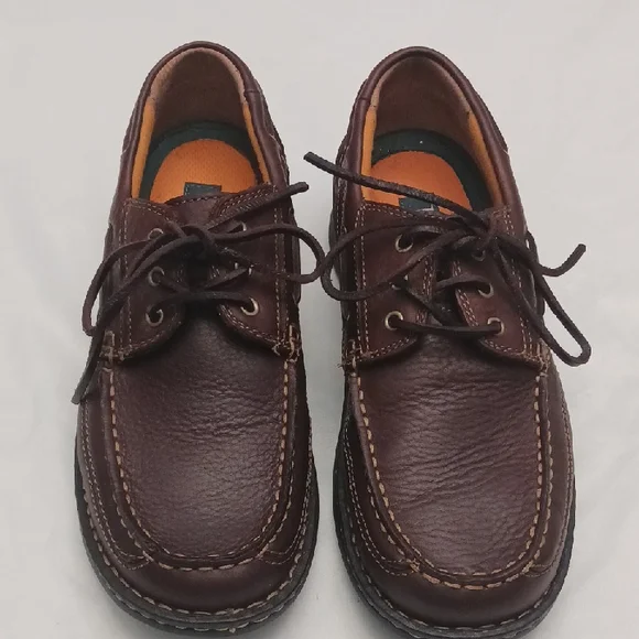 Bass size 9M men's brown upper leather shoes.