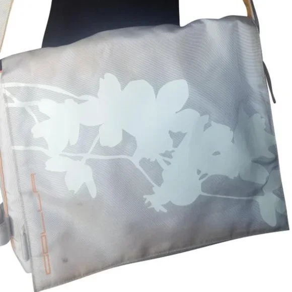 Golla Pixie White Water Resistant Nylon Messenger