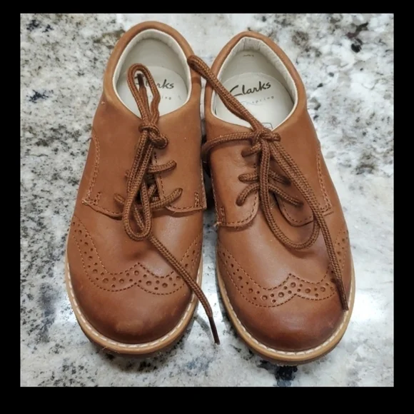 Clarks shoes size 8 w us air springs brown leather upper dress shoes