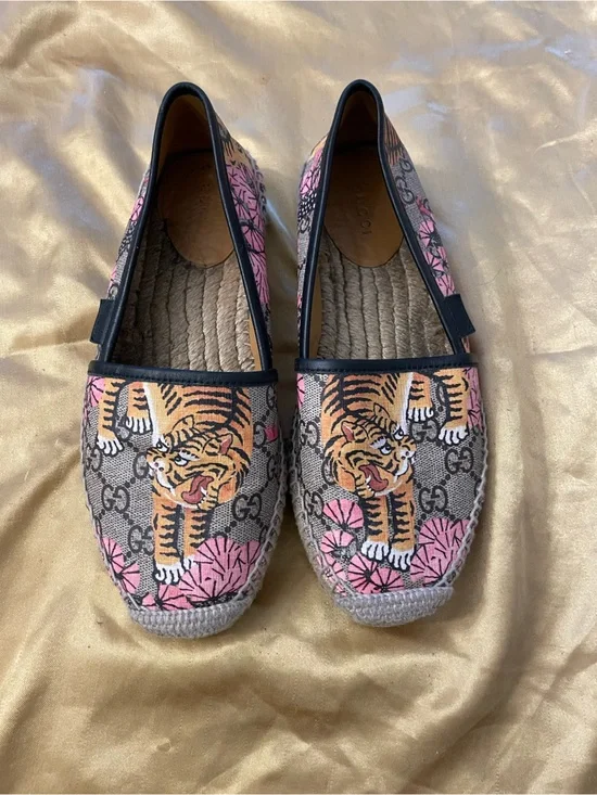 Gucci Beige GG Canvas Espadrilles with Pink & Orange Tiger Motif