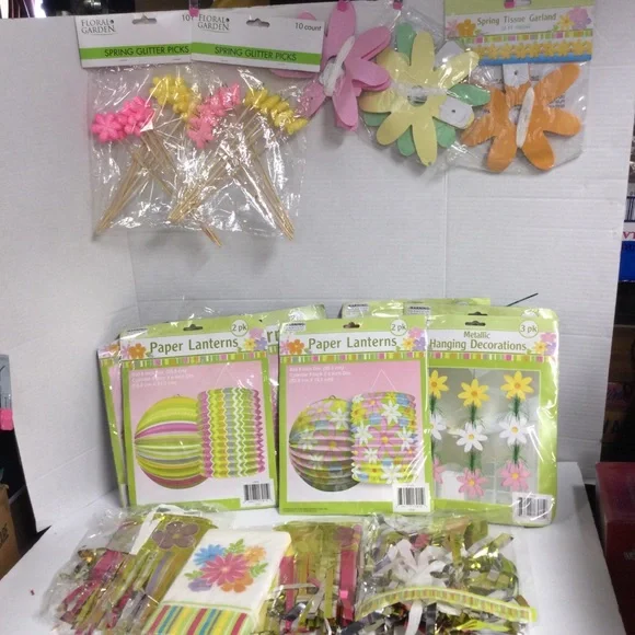 Pastel Party Decoration Set with Lanterns Banners Floral Tissue Garlands & Picks