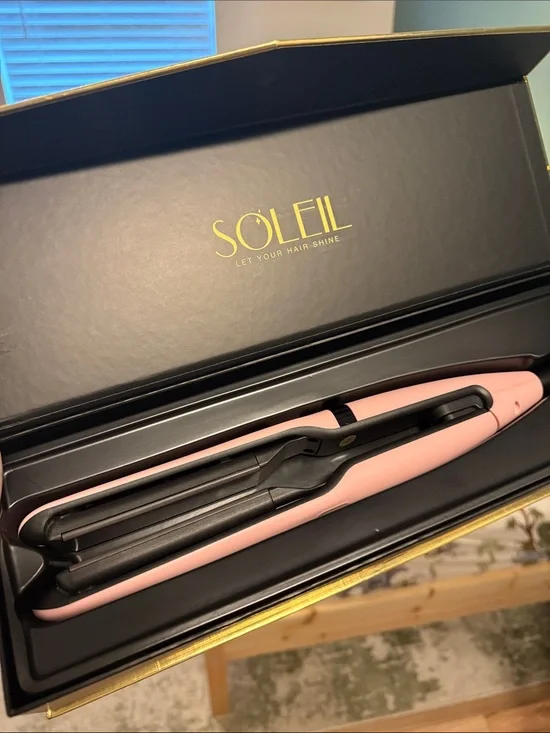 New in box Soleil Pink Hair Straightener - Sleek Ceramic Plates
