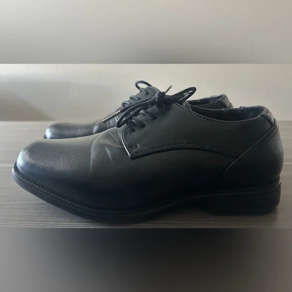 Perry Ellis Classic Black Dress Shoes
