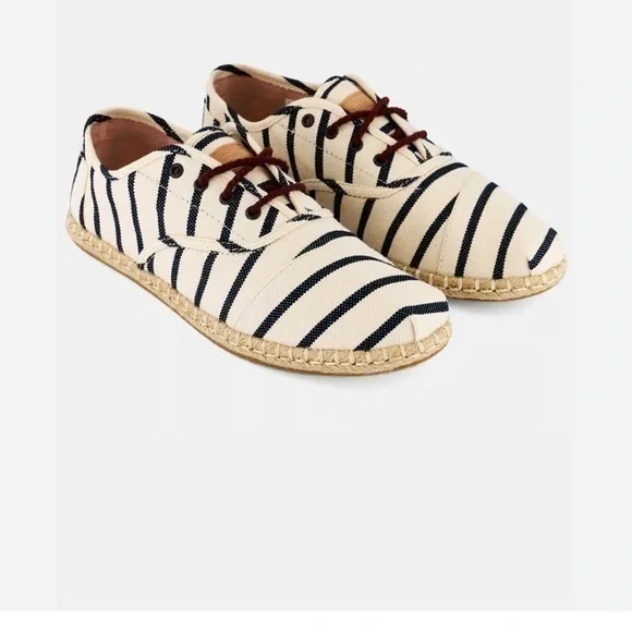 TOMS cream striped espadrille canvas lace up summer sneakers size 8.5