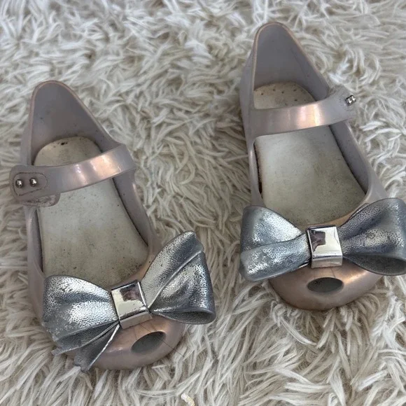 Mini Melissa Girls Jelly Shoes Silver Bow Mary Jane Flats Size 9‎ USA