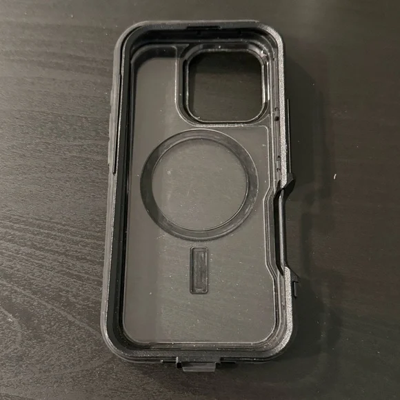 iPhone 16 Pro Otterbox Defender Case