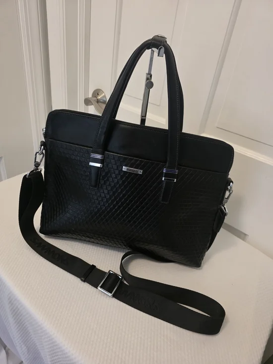 Sammons Black Quilted Professional Laptop Bag with Shoulder Strap