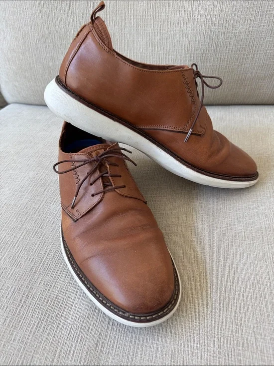 Clarks Tan Leather Derby Shoes with White Sole