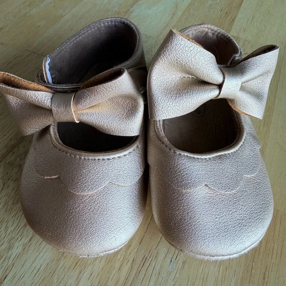 Gold Baby Mary Janes 12-18M Bow Soft Sole