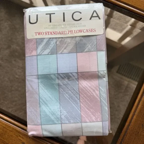 VINTAGE STEVENS UTICA TWO STANDARD PILLOWCASES FUSION MULTI NO IRON 20