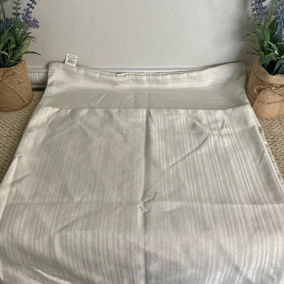 🌸Set of 2 Pillow Cases🤍🤎