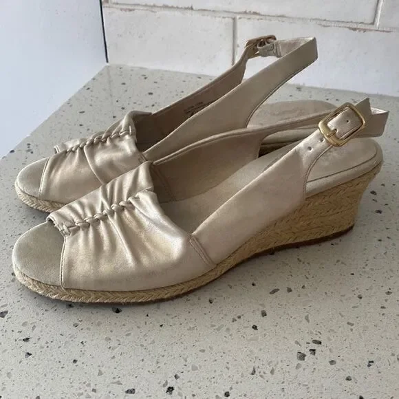 Easy Street Kindly Espadrille Slingback Wedge Gold Metallic Sandals Size 10