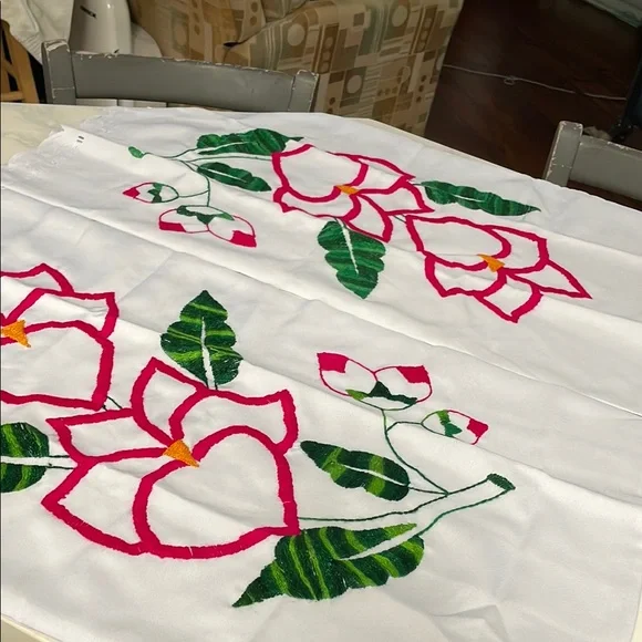 Artesania Mexicana Embroidery  pillow case hand made flowers (pair)