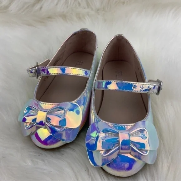 CHILDREN PLACE SILVER FLATS SHOES SIZE 6 TODDLER