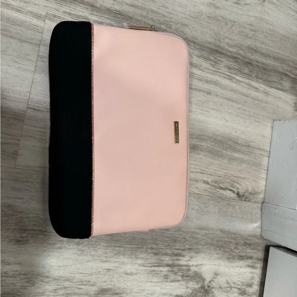 iPad carrying case Pink and Black