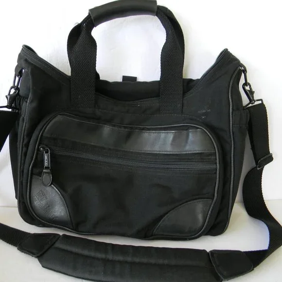 LL Bean BLACK Messenger Laptop Commuter Shoulder Bag Padded Organizer Pocket