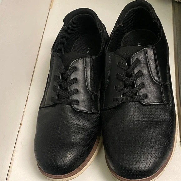 Crown Vintage Black Leather Oxfords