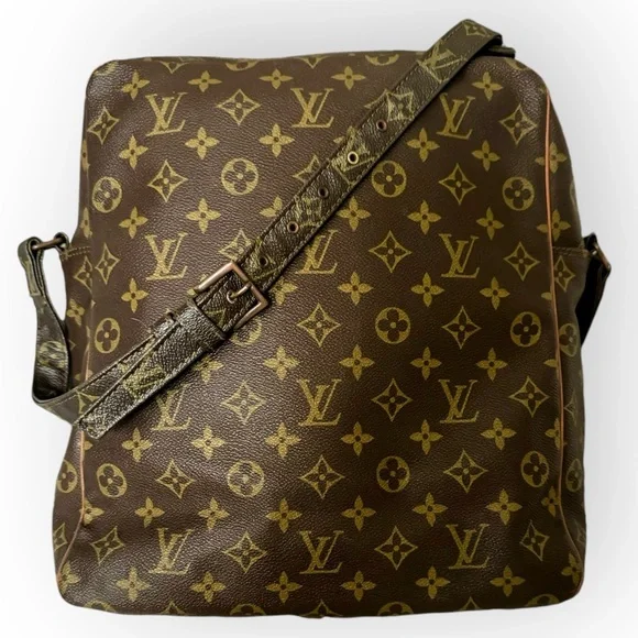 LOUIS VUITTON 1982 Monogram Marceau GM Messenger Crossbody Bag