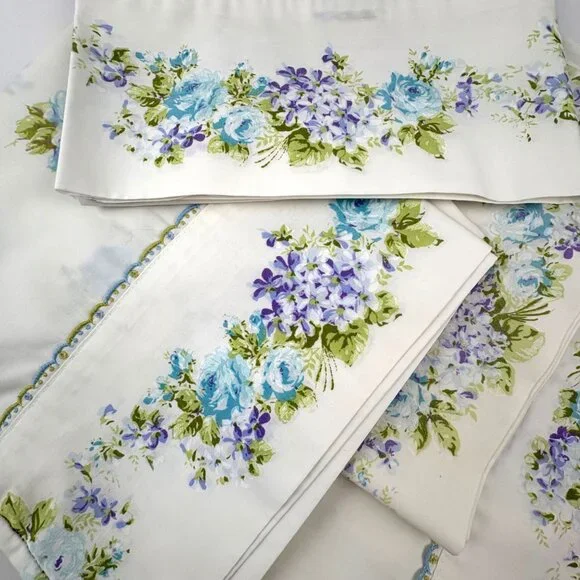Vintage Floral Montgomery Ward 4 Pillowcases‎ 1 Queen & 3 Std Lavender Cottage