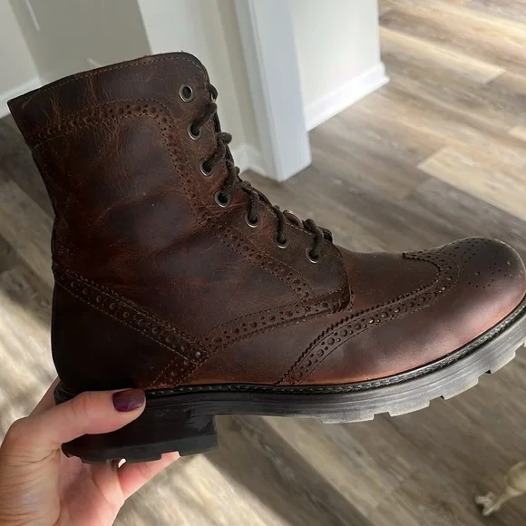 GBX wingtip leather lace up boots size 9.5