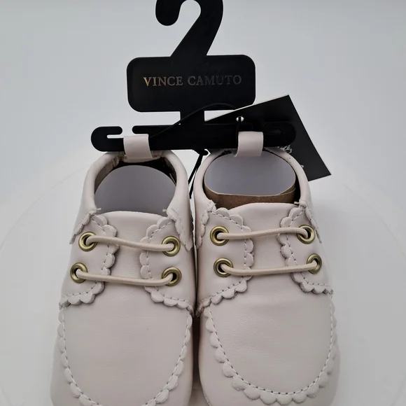 Vince Camuto Baby White Shoes-Size‎ 2 (3-6 Month)