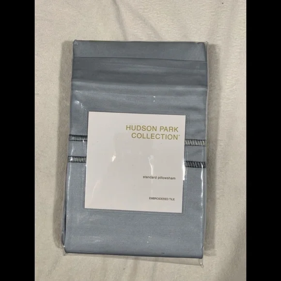 NIB [ 1 Standard ] Sham for Hudson Park‎ Embroidered Tile