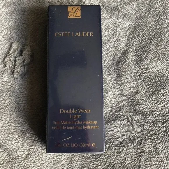 Estee Lauder Dble Wear Lght Soft Matte Hydra Make