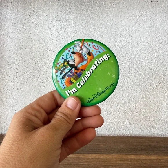 Vintage Disney World I'm Celebrating Goofy Green Button Pin