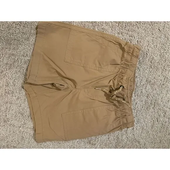 Gap boys 3T hybrid shorts with QuickDry in mojave. New without tags