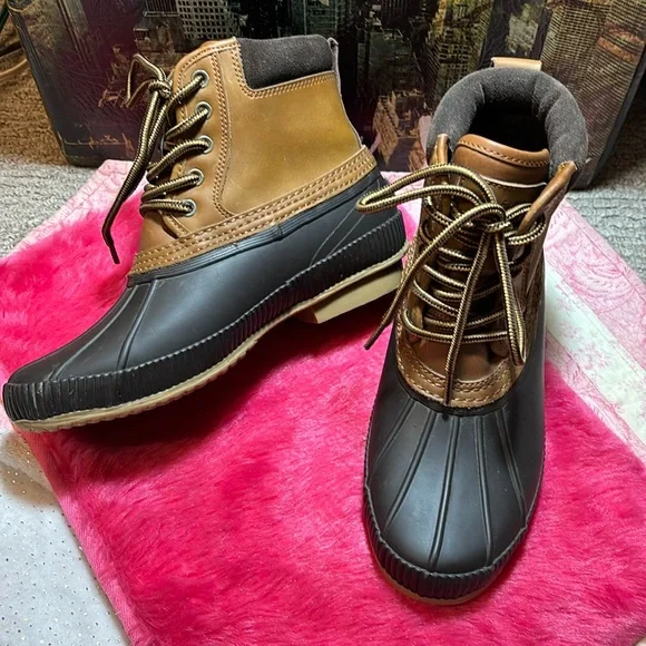 Tommy Hilfiger Sz 7 Men's Casey Rain Boot Rubber Brown Suede Upper EUC