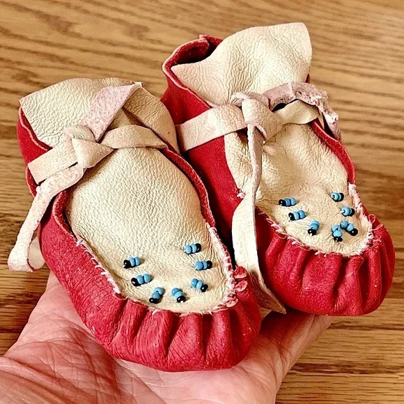 VTG Navajo Baby Moccasins 50s Deer Skin Leather Sz 0 Beaded Red Booties Handmade