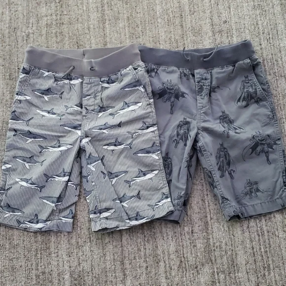 Gap Graphic Shorts