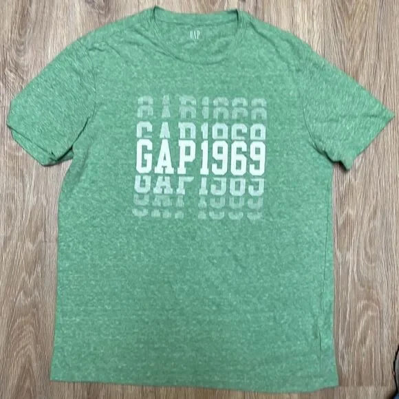 Nwot Gap Youth Green Logo Short Sleeved Tee Shirt. Size Small