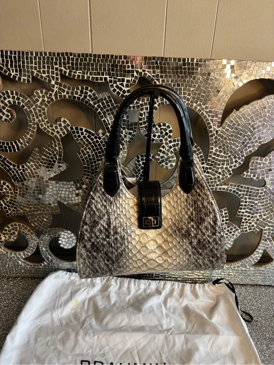 ⭐️Brahmin Satchel in Black and Cream