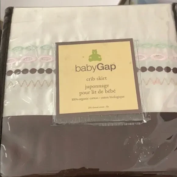 🙌Last deal 🙌Gap crib skirt