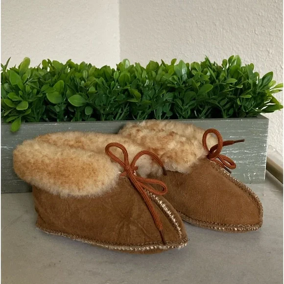 Vintage Faux Sheep Skin toddler booties 12-18 months