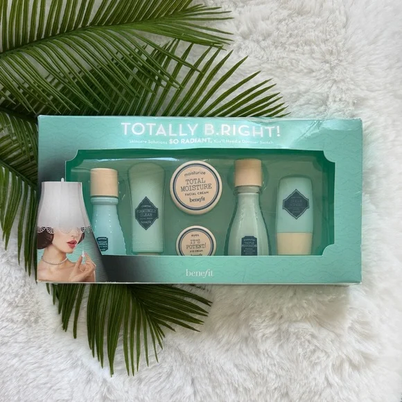 NIB Benefit Totally B.Right Travel Skincare Set Discontinued