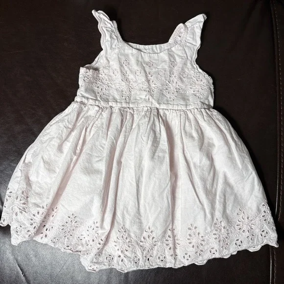 Baby GAP Girls Size 3 Yrs Pale Pink dress with scalloped lace bottom