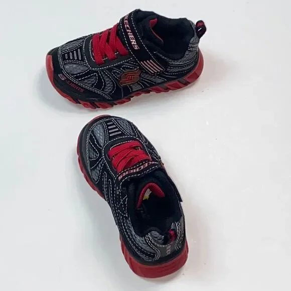 10X$50 SKECHERS RED BLACK BOY SHOES SIZE 8 US