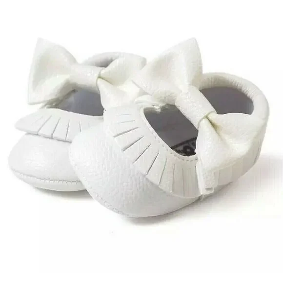 Los Angeles White Vegan Leather Moccasins Soft Sole Shoes NEW Boho Tassel 0-6 M