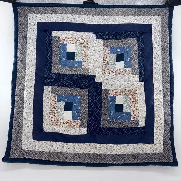 Vintage Handmade Quilted Wall Hanging Log Cabin Pattern 32