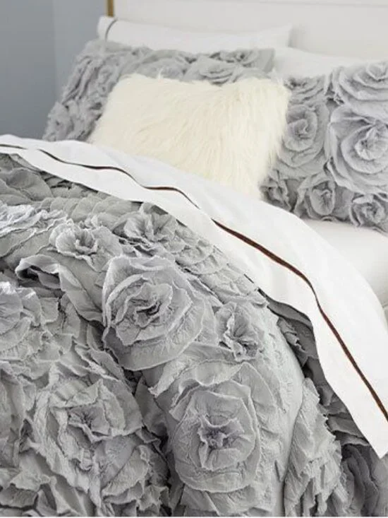 Monique Lhuillier x Pottery Barn Voile Rosette Quilt Gray Twin Bedding NWT