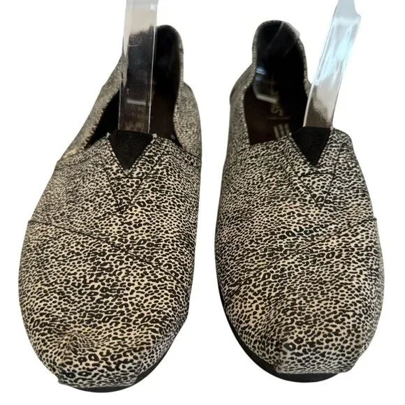 TOMS Women’s Classic Slip-On Shoes – Black & White Animal Print – Size 10 Casual