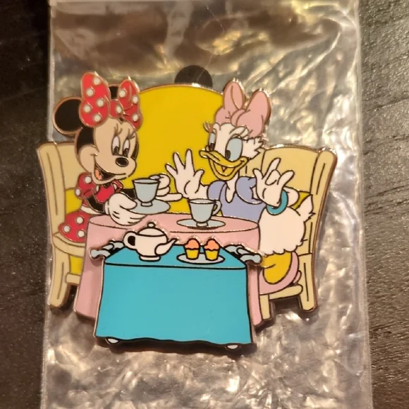 *Disney Minnie and Daisy Tea Party Pin